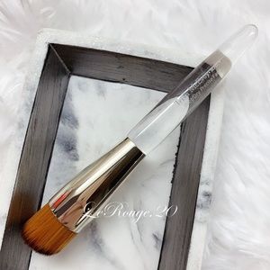 Trish mcevoy Wet/Dry Precise foundation Brush